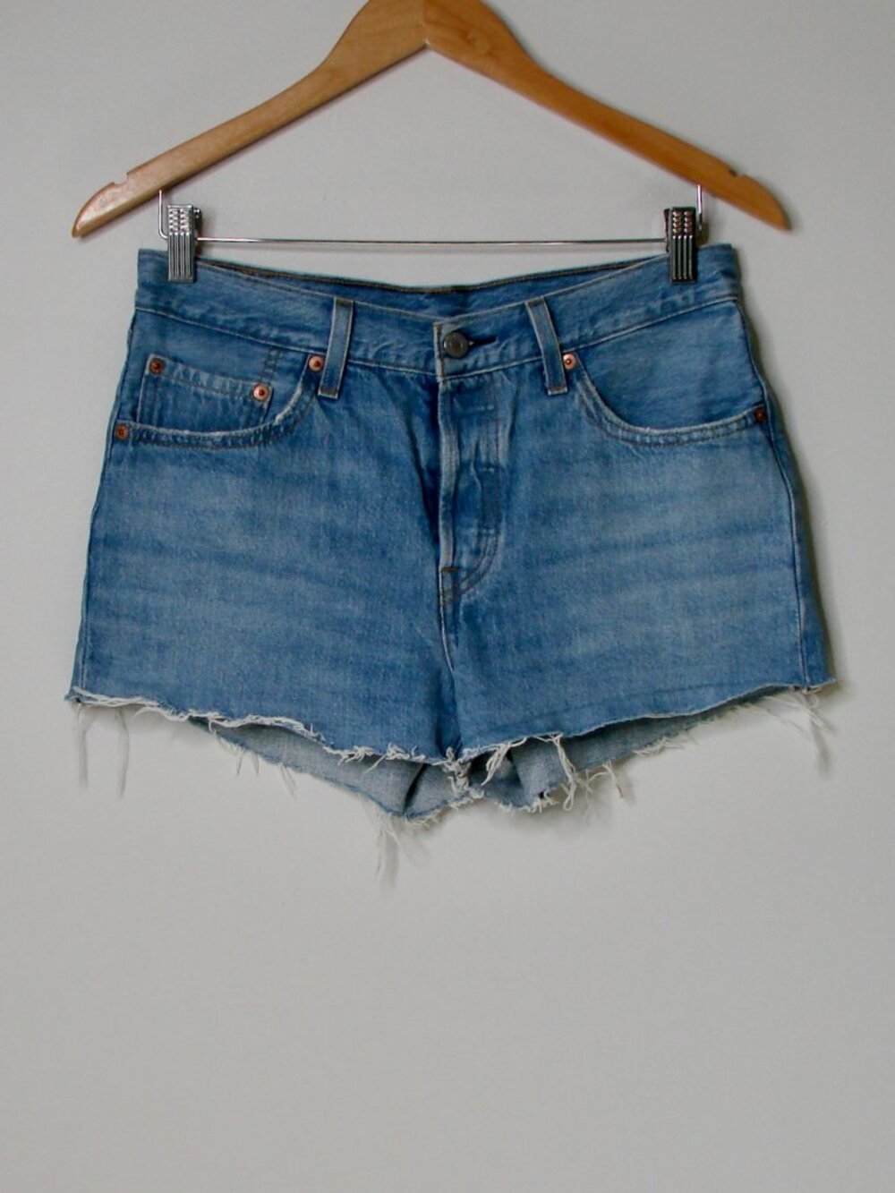 Levi's 501 Cut Off Denim Jean Shorts Red Tab Frayed Raw Hem Button Front Size 27